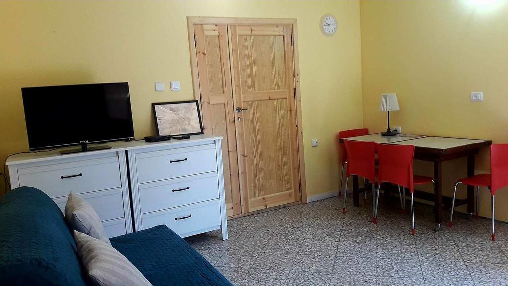 Lesanel - Guest House Arad Exterior photo